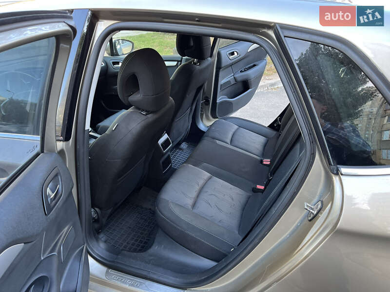 Хэтчбек Citroen C4 2013 в Киеве