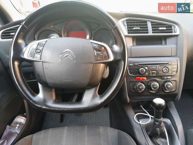 Хэтчбек Citroen C4 2014 в Смеле