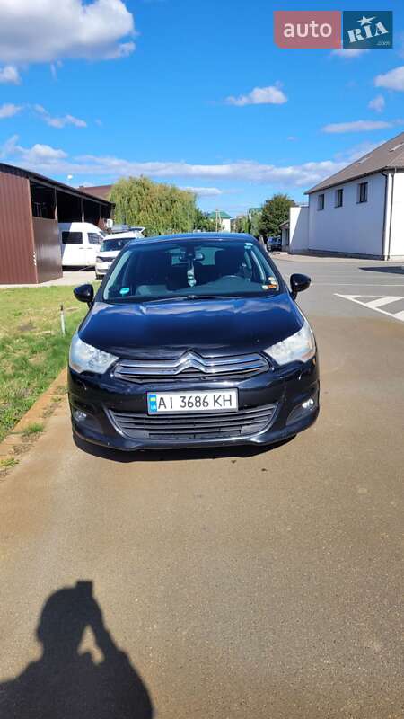 Хэтчбек Citroen C4 2011 в Вишневом