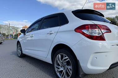 Хэтчбек Citroen C4 2012 в 