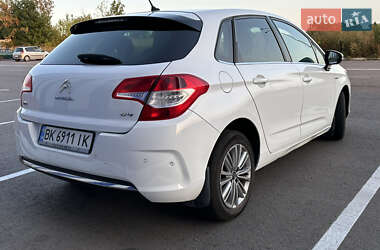 Хэтчбек Citroen C4 2012 в 