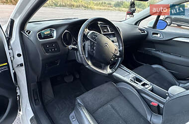 Хэтчбек Citroen C4 2012 в 