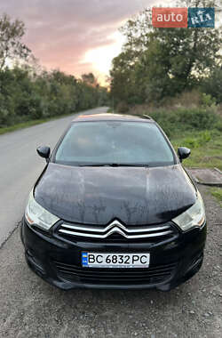 Хэтчбек Citroen C4 2012 в 
