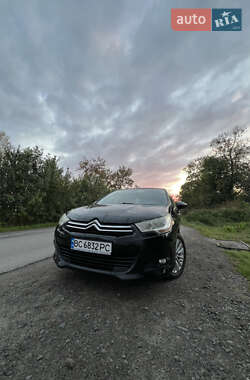 Хэтчбек Citroen C4 2012 в 