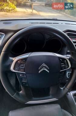 Хэтчбек Citroen C4 2011 в 