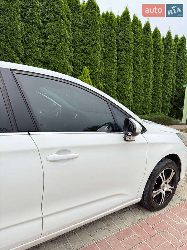 Хэтчбек Citroen C4 2012 в Каменец-Подольском