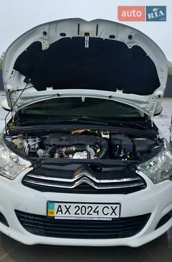 Седан Citroen C4 2012 в  фото 42 Седан Citroen C4 2012 в