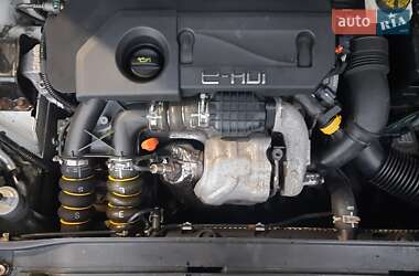 Седан Citroen C4 2012 в  фото 43 Седан Citroen C4 2012 в