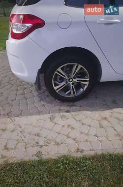Седан Citroen C4 2012 в  фото 48 Седан Citroen C4 2012 в