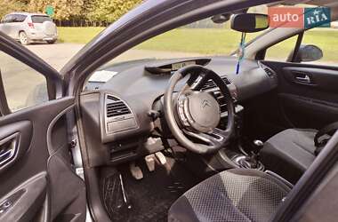 Хэтчбек Citroen C4 2009 в 
