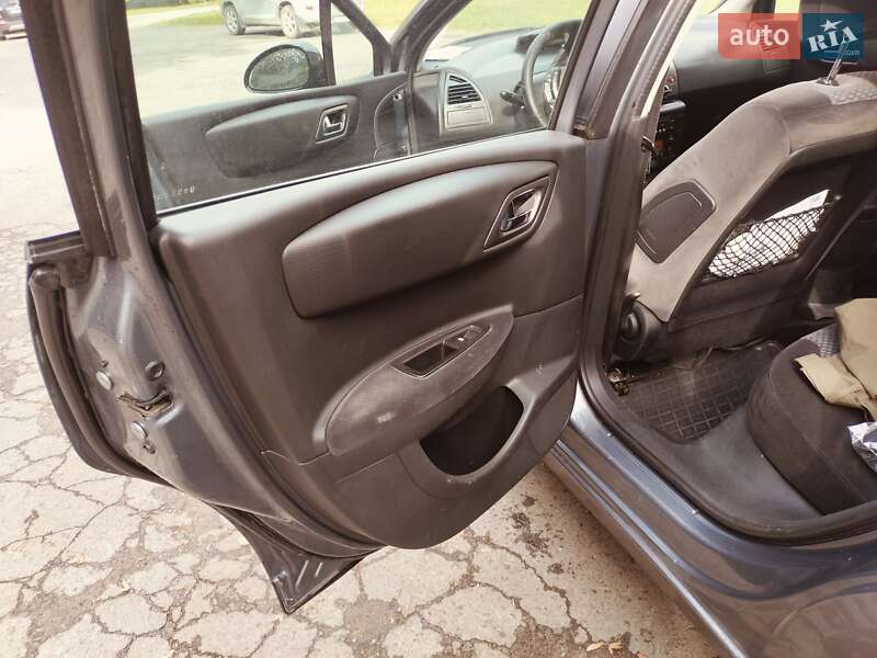 Хэтчбек Citroen C4 2009 в Львове фото 15 Хэтчбек Citroen C4 2009 в Львове