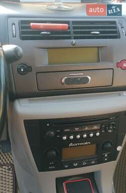 Хэтчбек Citroen C4 2006 в  фото 3 Хэтчбек Citroen C4 2006 в