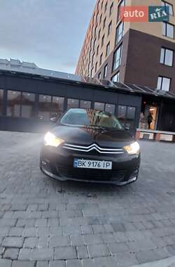 Хэтчбек Citroen C4 2012 в 