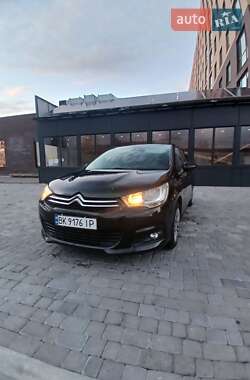 Хэтчбек Citroen C4 2012 в 