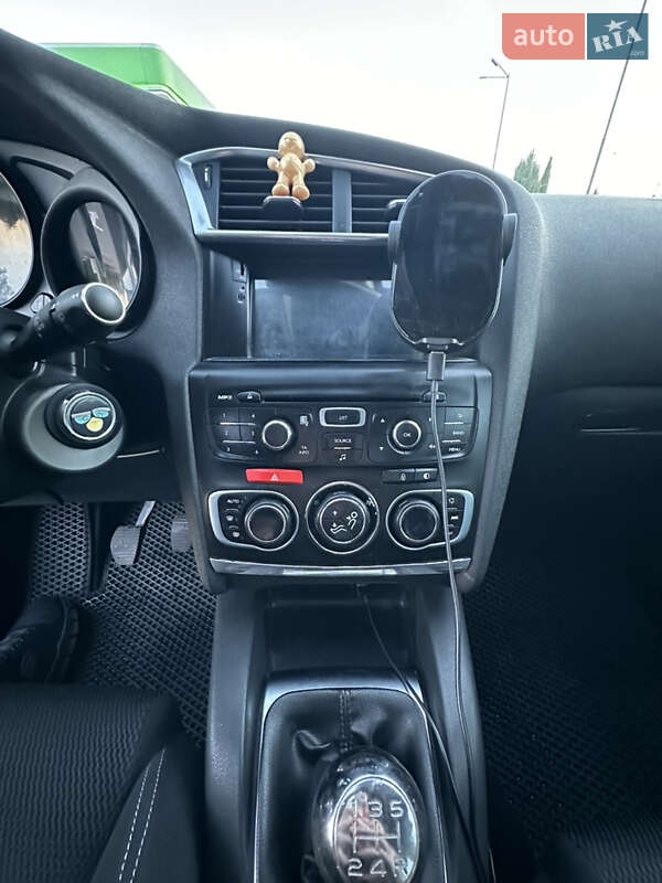 Хэтчбек Citroen C4 2017 в Киеве