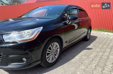 Хэтчбек Citroen C4 2012 в 