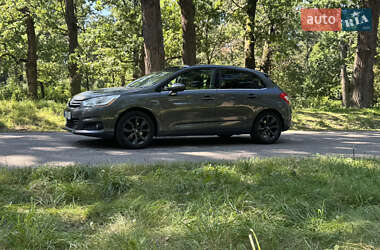 Хэтчбек Citroen C4 2012 в 