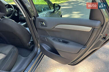 Хэтчбек Citroen C4 2012 в 