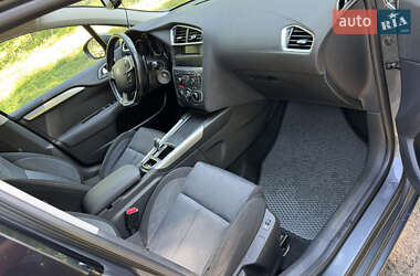 Хэтчбек Citroen C4 2012 в 