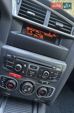 Хэтчбек Citroen C4 2012 в 