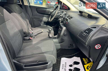 Хэтчбек Citroen C4 2006 в 