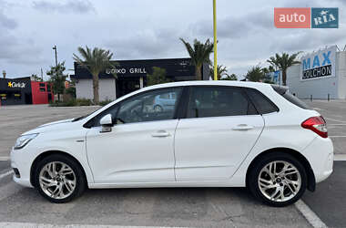 Хэтчбек Citroen C4 2012 в 