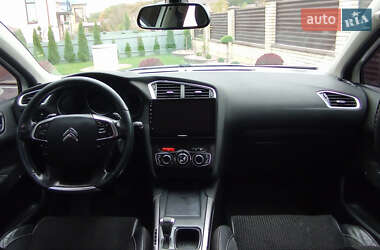 Хэтчбек Citroen C4 2012 в 