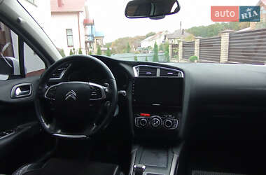 Хэтчбек Citroen C4 2012 в 