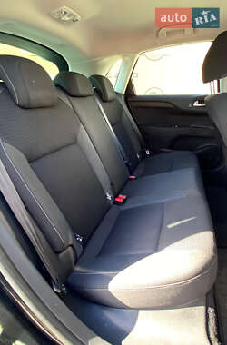 Хэтчбек Citroen C4 2015 в 