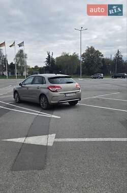 Хэтчбек Citroen C4 2012 в 