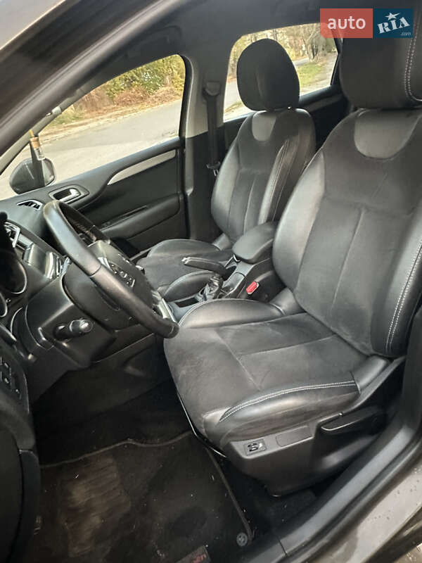 Хетчбек Citroen C4 2014 в Дніпрі