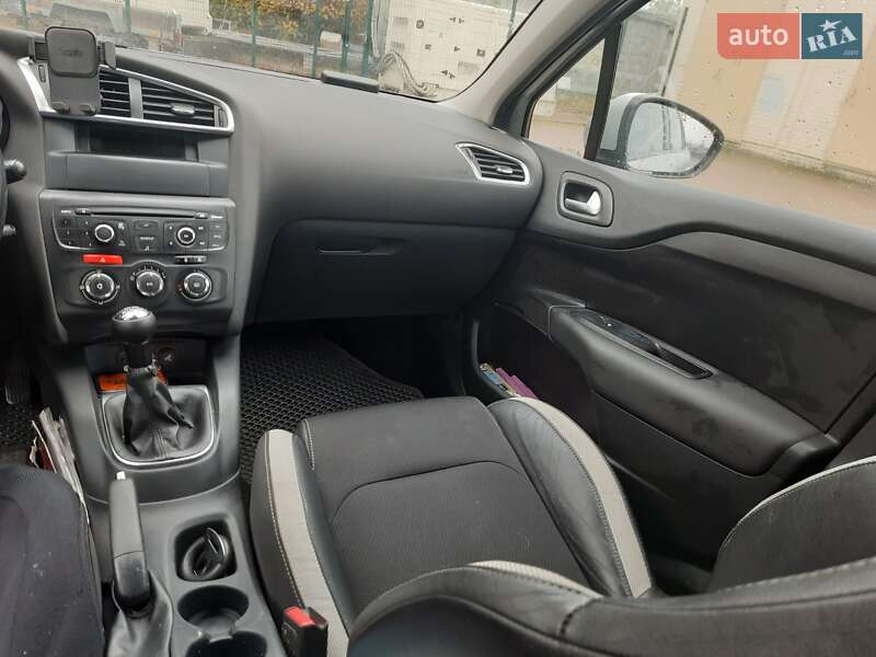 Хэтчбек Citroen C4 2012 в Киеве