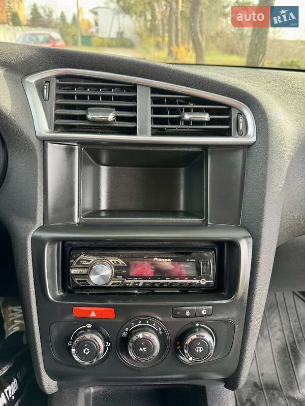 Хэтчбек Citroen C4 2013 в Киеве фото 16 Хэтчбек Citroen C4 2013 в Киеве