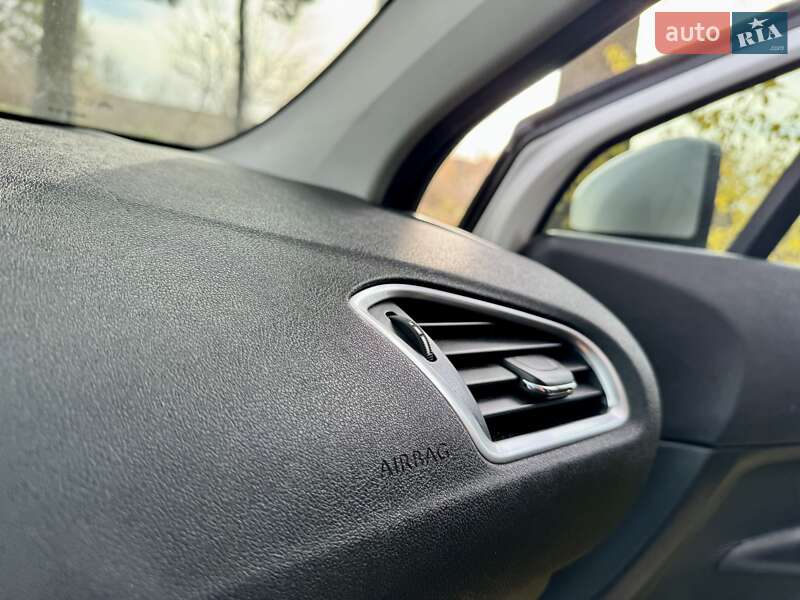 Хэтчбек Citroen C4 2013 в Киеве фото 18 Хэтчбек Citroen C4 2013 в Киеве