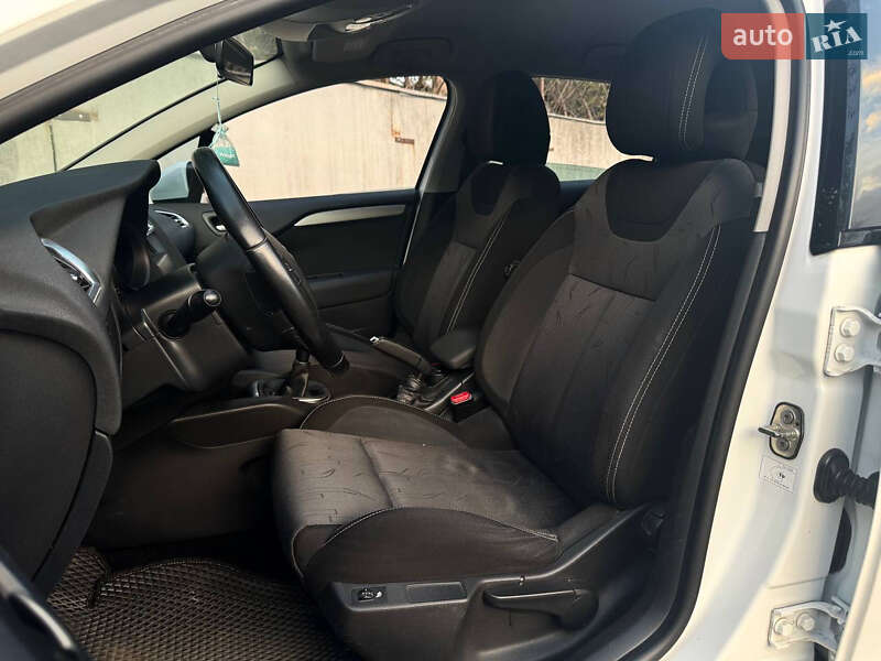 Хэтчбек Citroen C4 2012 в Киеве фото 9 Хэтчбек Citroen C4 2012 в Киеве