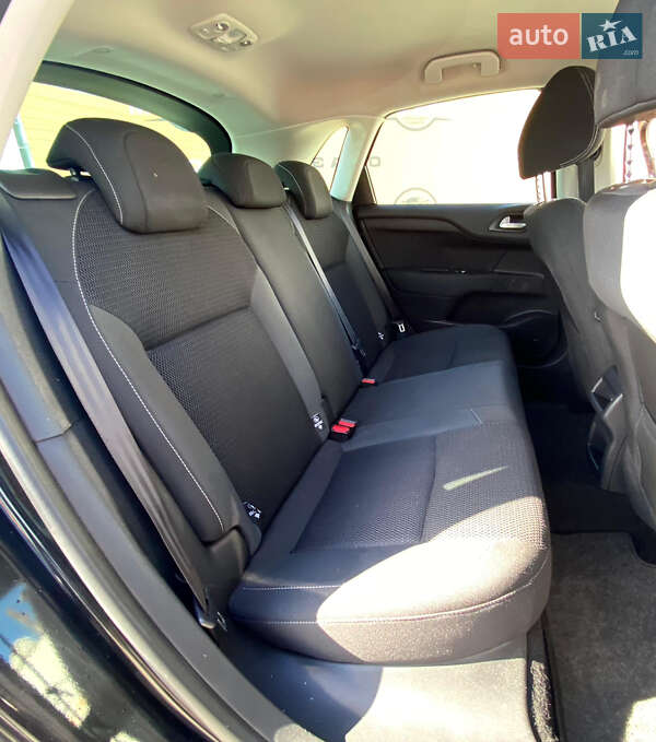 Хэтчбек Citroen C4 2015 в Ровно фото 16 Хэтчбек Citroen C4 2015 в Ровно