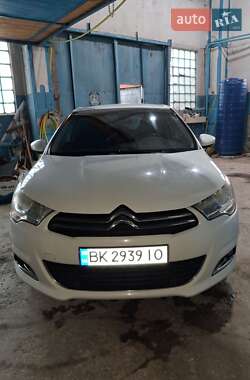 Хэтчбек Citroen C4 2012 в Вараше