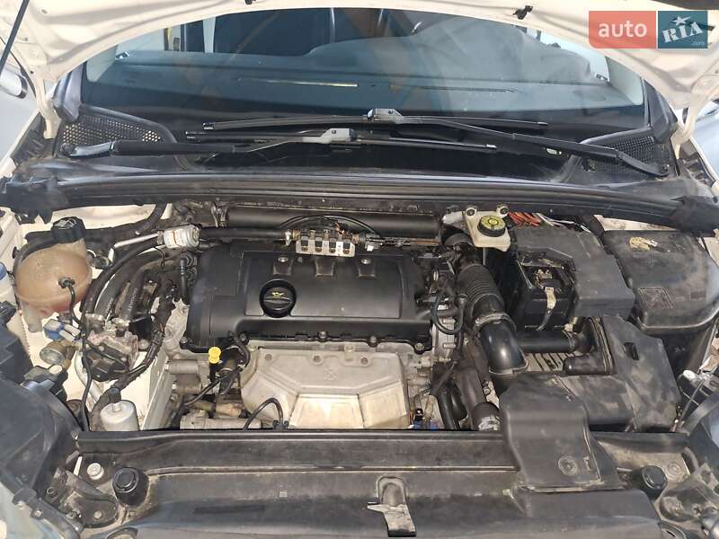 Хетчбек Citroen C4 2012 в Вараші