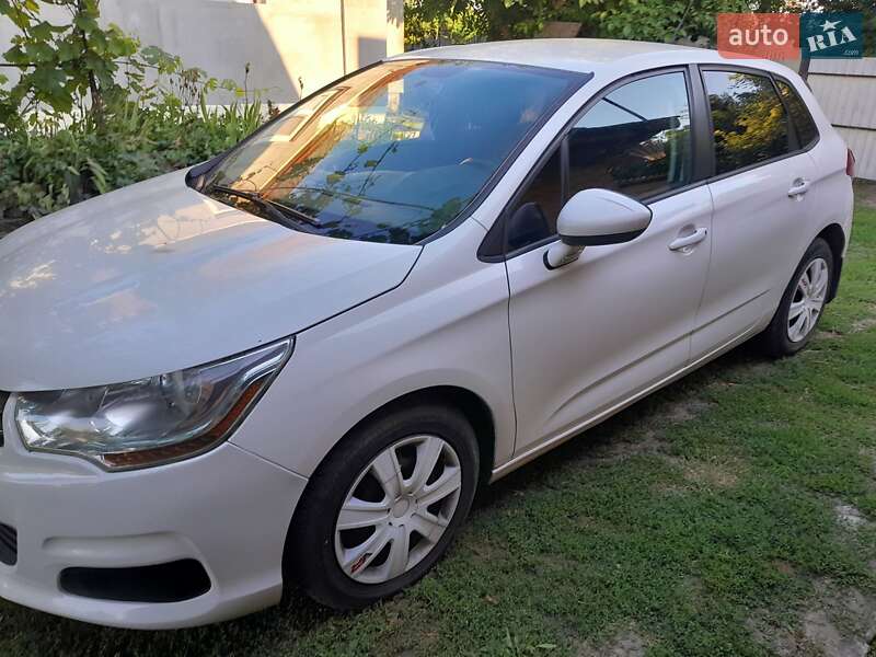Хэтчбек Citroen C4 2014 в Смеле