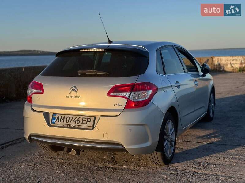 Хэтчбек Citroen C4 2012 в Киеве