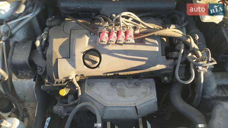 Хэтчбек Citroen C4 2011 в Староконстантинове