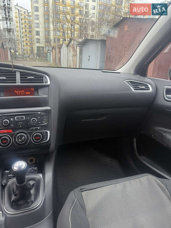 Хэтчбек Citroen C4 2012 в Ивано-Франковске фото 11 Хэтчбек Citroen C4 2012 в Ивано-Франковске