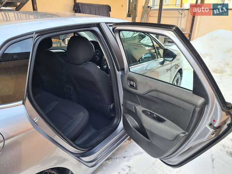 Хэтчбек Citroen C4 2016 в Львове