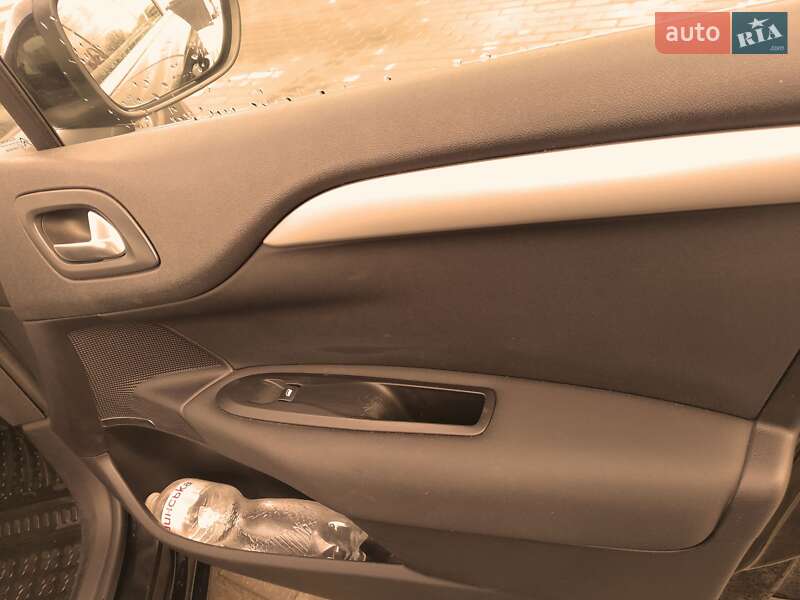 Хэтчбек Citroen C4 2012 в Выгоде фото 8 Хэтчбек Citroen C4 2012 в Выгоде