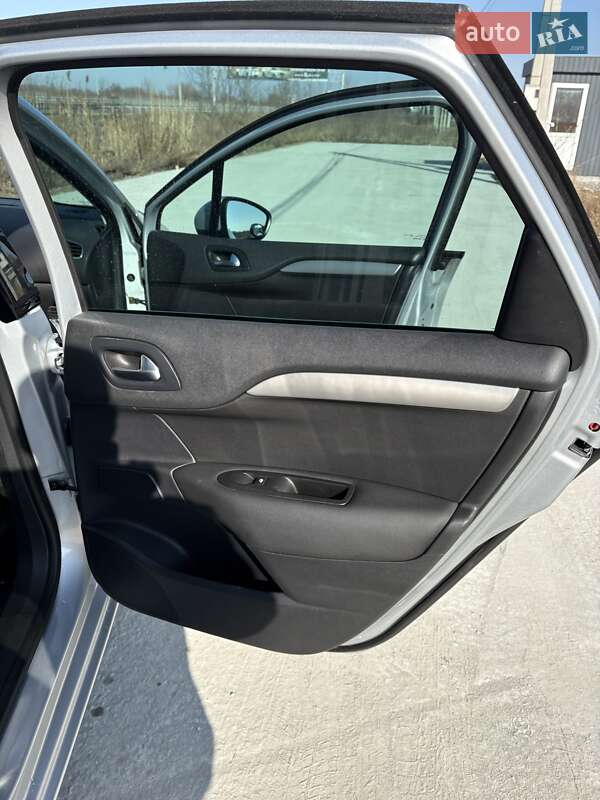 Хетчбек Citroen C4 2011 в Львові