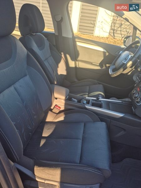 Хэтчбек Citroen C4 2014 в Киеве