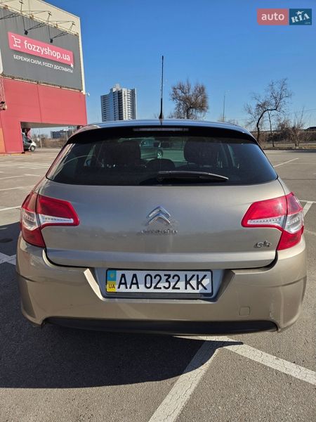 Хэтчбек Citroen C4 2012 в Киеве