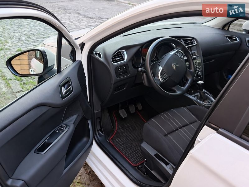 Хетчбек Citroen C4 2013 в Києві