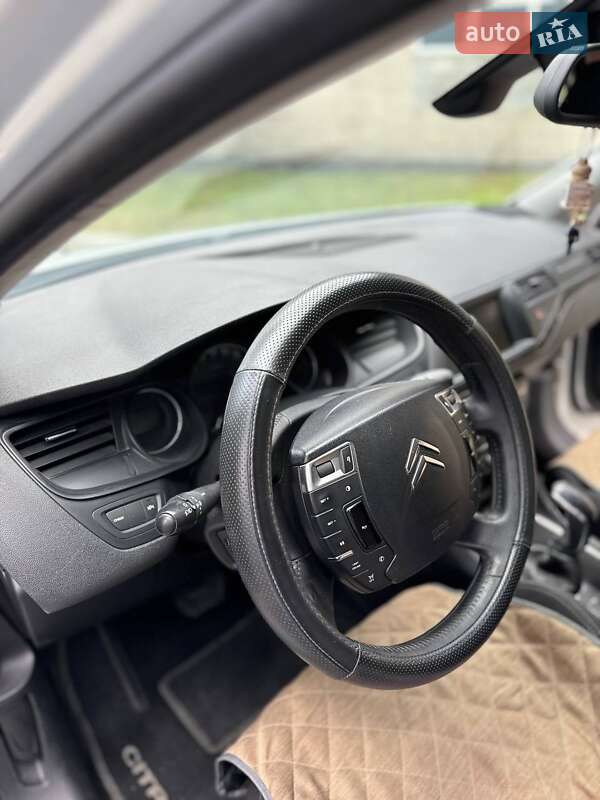 Седан Citroen C5 2010 в Кореці