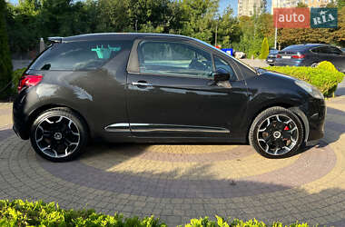 Хэтчбек Citroen DS3 2010 в 
